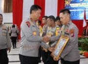 Personel Polres Barsel Raih Penghargaan Operator Teraktif Ketahanan Pangan dari Kapolda Kalteng