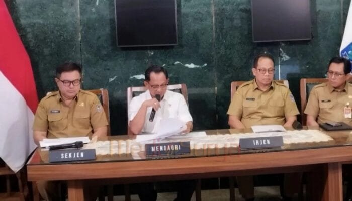 Mendagri Larang Kepala Daerah ke Luar Negeri hingga 15 Januari 2026